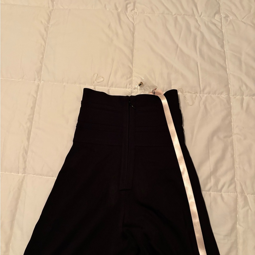 House of CB Caryss Elegant Black High-Waisted Wide-Leg Pants - Picture 5 of 7